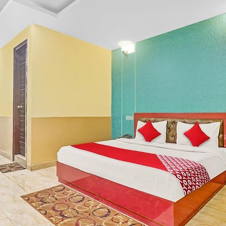 Hotel O Prince Home Stay Near Ambience Mall Нью-Дели Экстерьер фото