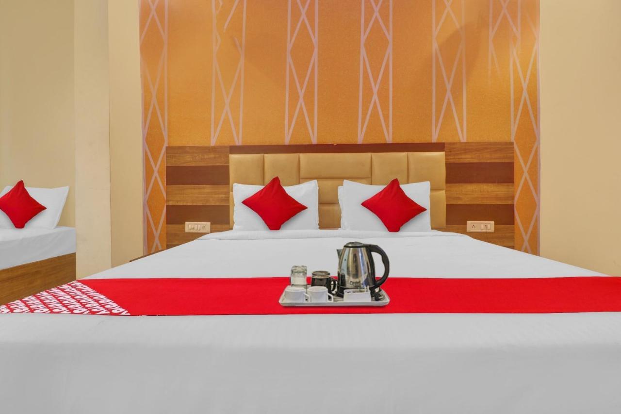 Hotel O Prince Home Stay Near Ambience Mall Нью-Дели Экстерьер фото